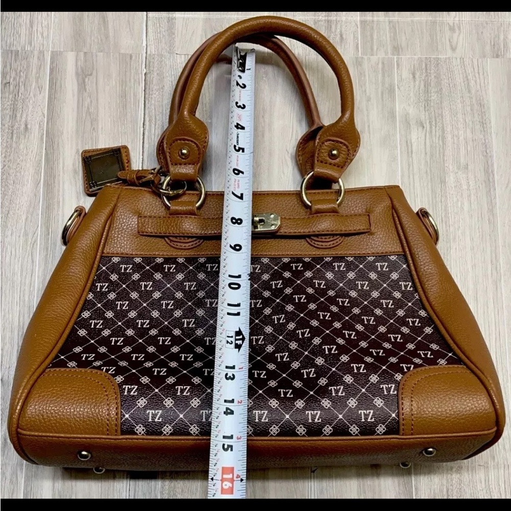 The Danbury Mint Personalized Double Handle Tan Monogram Shoulder Bag Twyla TZ - Picture 13 of 16